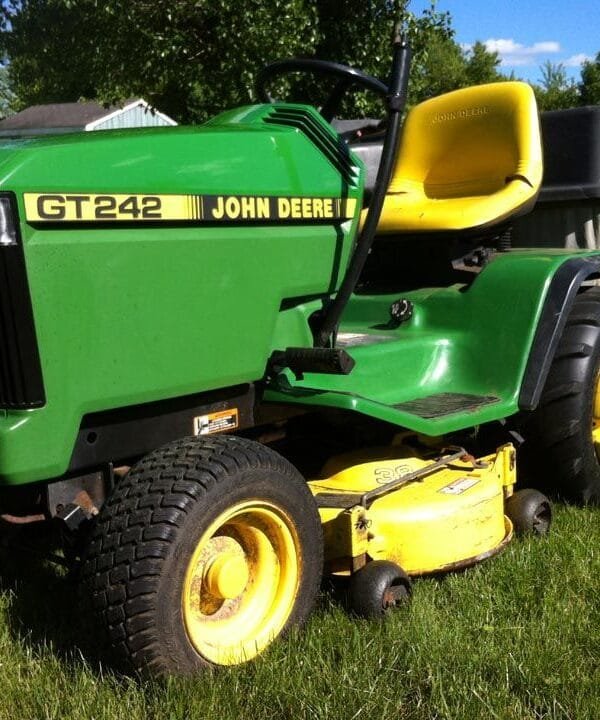 John Deere GT242 GT262 GT275 Lawn Tractors Service Manual John Deere GT242 GT262 GT275 Lawn Tractors Service Manual