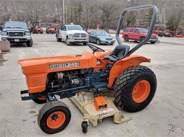 Kubota L245DT Tractor Operador Manual