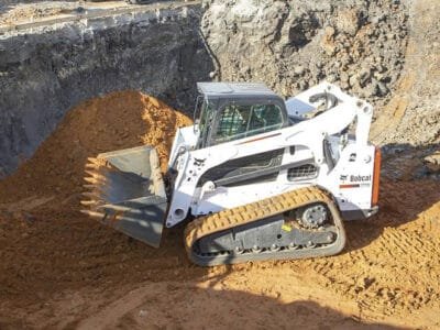 Bobcat T770 Compact Track Loader Operation Maintenance Manual