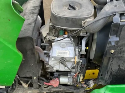 John Deere X720 Engine