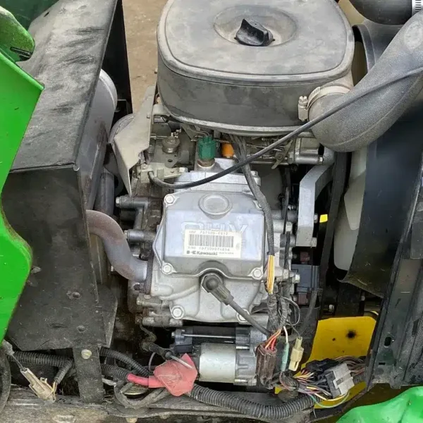 John Deere X720 Engine