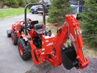 Kioti Kb2365 Backhoe Owners Operation Manual
