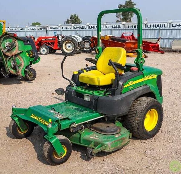 John Deere Mid-mount Z-trak 997 Diesel Operators 060001