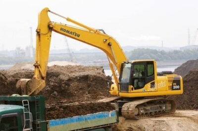 Komatsu PC200-8 shop operation Pdf