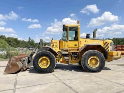 Volvo L120E Parts Manual