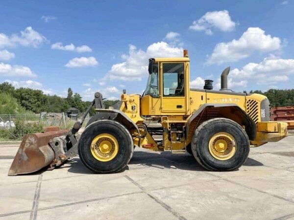Volvo L120E Parts Manual