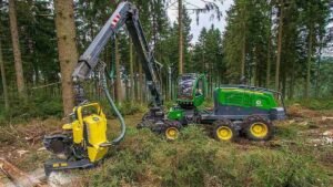 John Deere 1270G 6W Wheeled Harvesters